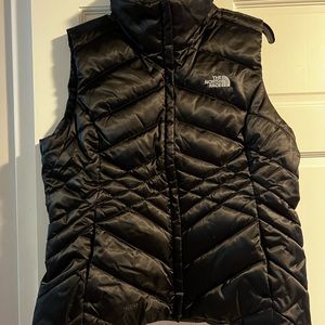 North Face 550 Black Vest